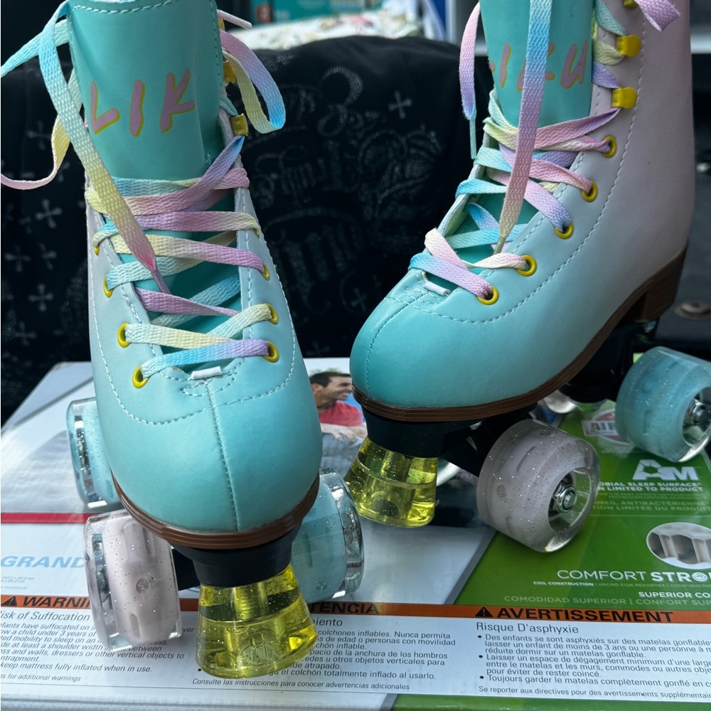 Roller skates-new (no box). J12-13